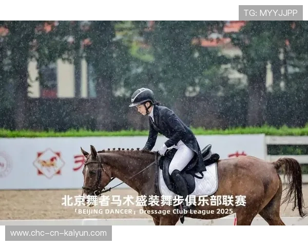 荷兰骑手 Dinja van Liere 在巴黎奥运会盛装舞步比赛中获得第六名，创造个人最佳成绩。