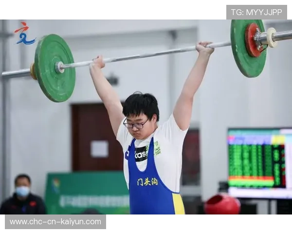 举重俱乐部完善青少年训练的阶段性评估与成长预警，举重队训练视频